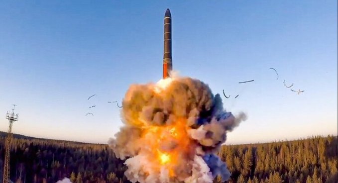 Rusové; problém rakety Jars